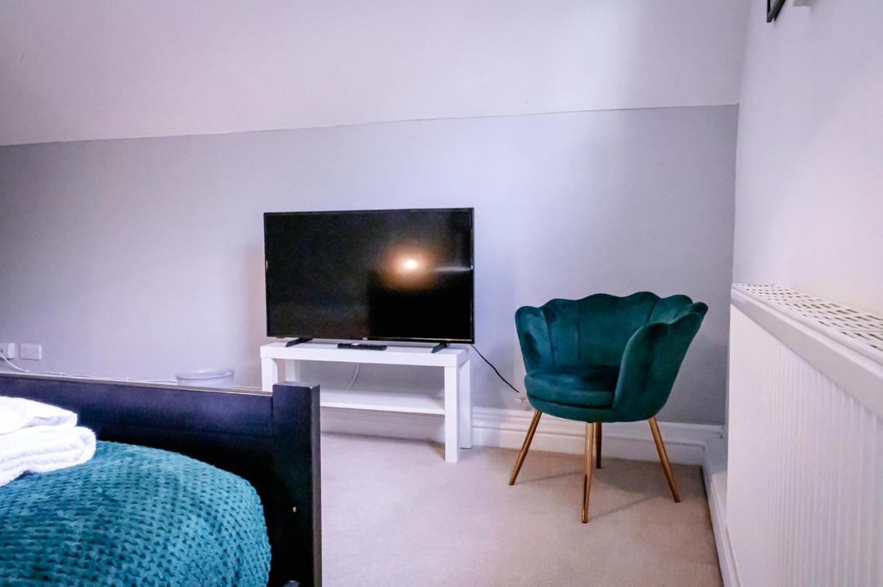 Lord Street - 2 Beautiful Apartments - Sleep Up To 14 Guests - By Rework Accommodation Chester Eksteriør billede