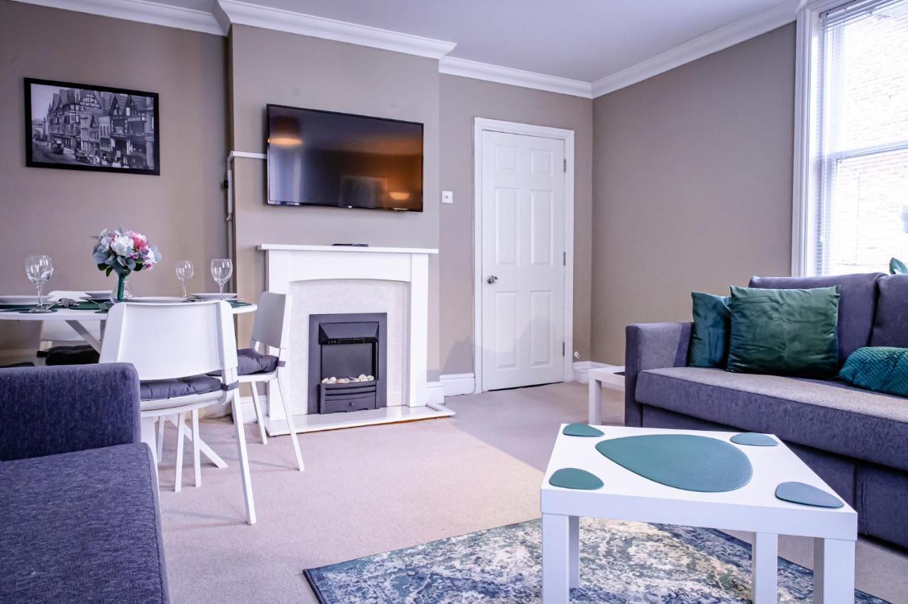 Lord Street - 2 Beautiful Apartments - Sleep Up To 14 Guests - By Rework Accommodation Chester Eksteriør billede