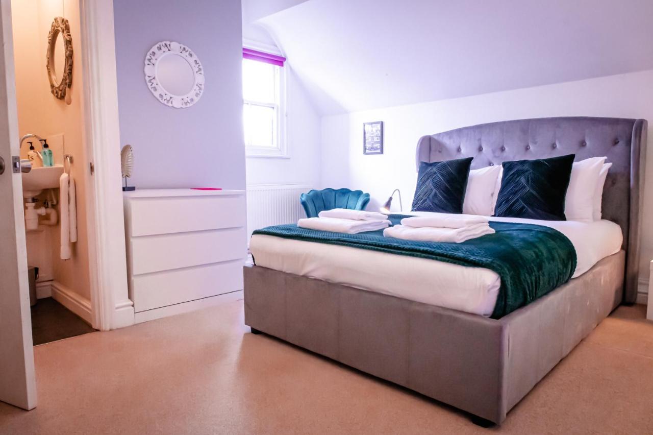 Lord Street - 2 Beautiful Apartments - Sleep Up To 14 Guests - By Rework Accommodation Chester Eksteriør billede