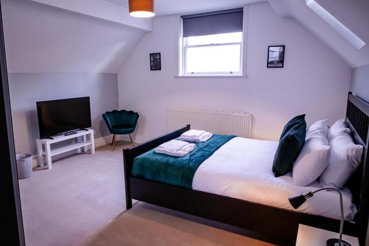 Lord Street - 2 Beautiful Apartments - Sleep Up To 14 Guests - By Rework Accommodation Chester Eksteriør billede