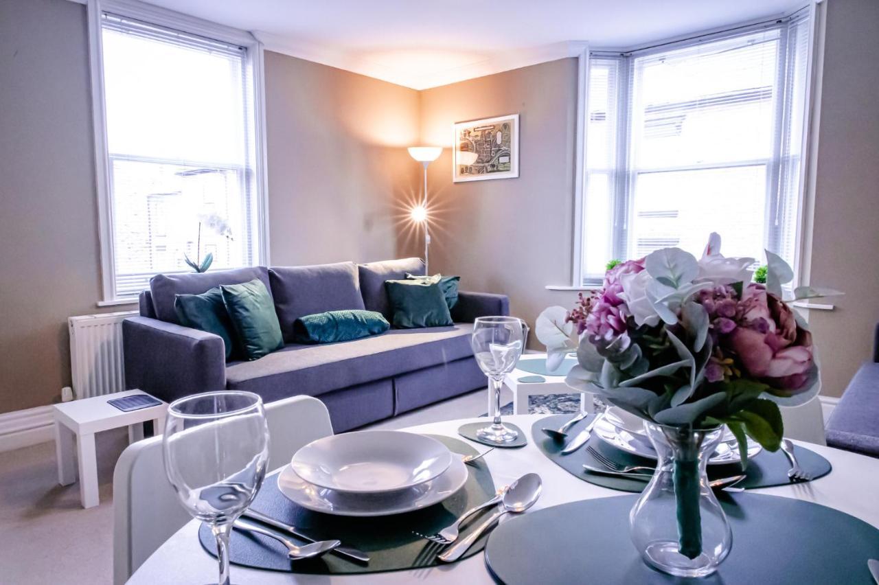 Lord Street - 2 Beautiful Apartments - Sleep Up To 14 Guests - By Rework Accommodation Chester Eksteriør billede