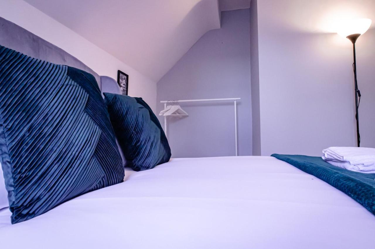 Lord Street - 2 Beautiful Apartments - Sleep Up To 14 Guests - By Rework Accommodation Chester Eksteriør billede