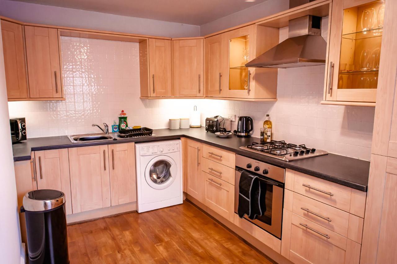 Lord Street - 2 Beautiful Apartments - Sleep Up To 14 Guests - By Rework Accommodation Chester Eksteriør billede