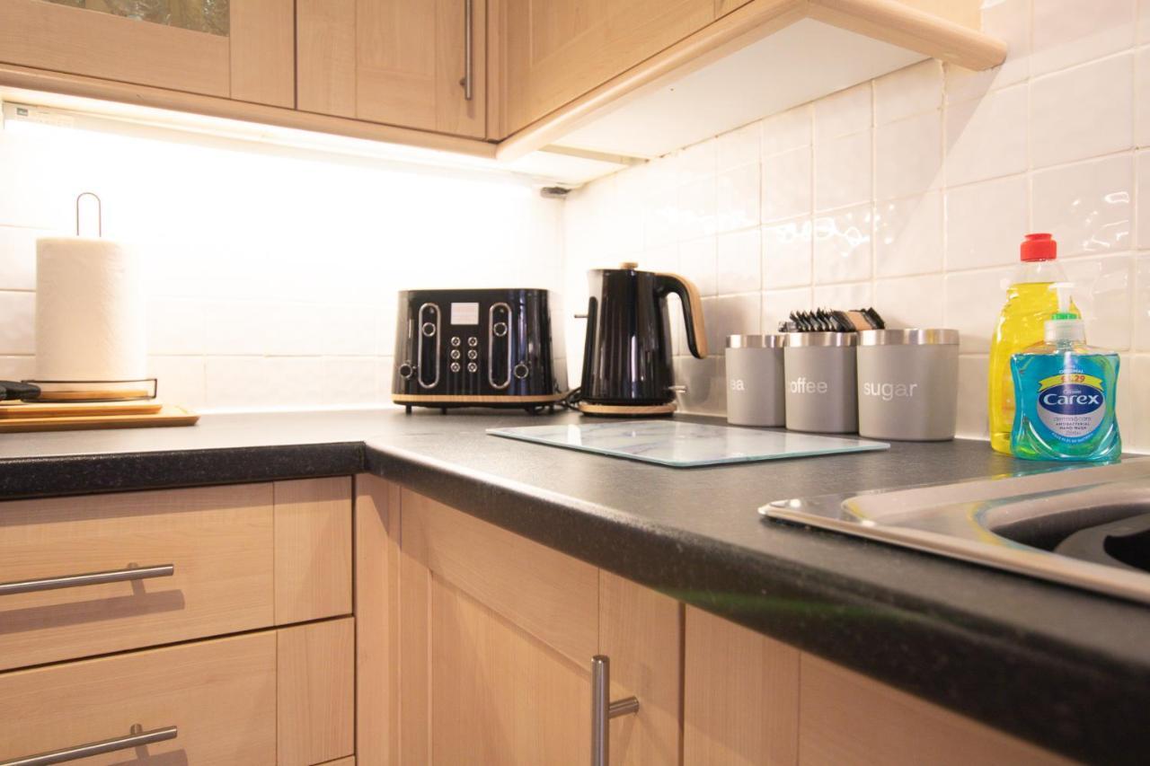 Lord Street - 2 Beautiful Apartments - Sleep Up To 14 Guests - By Rework Accommodation Chester Eksteriør billede