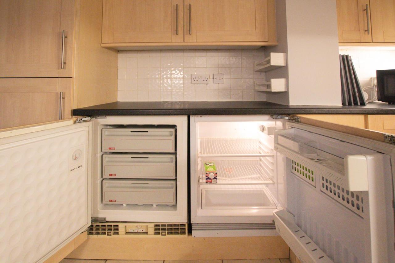 Lord Street - 2 Beautiful Apartments - Sleep Up To 14 Guests - By Rework Accommodation Chester Eksteriør billede