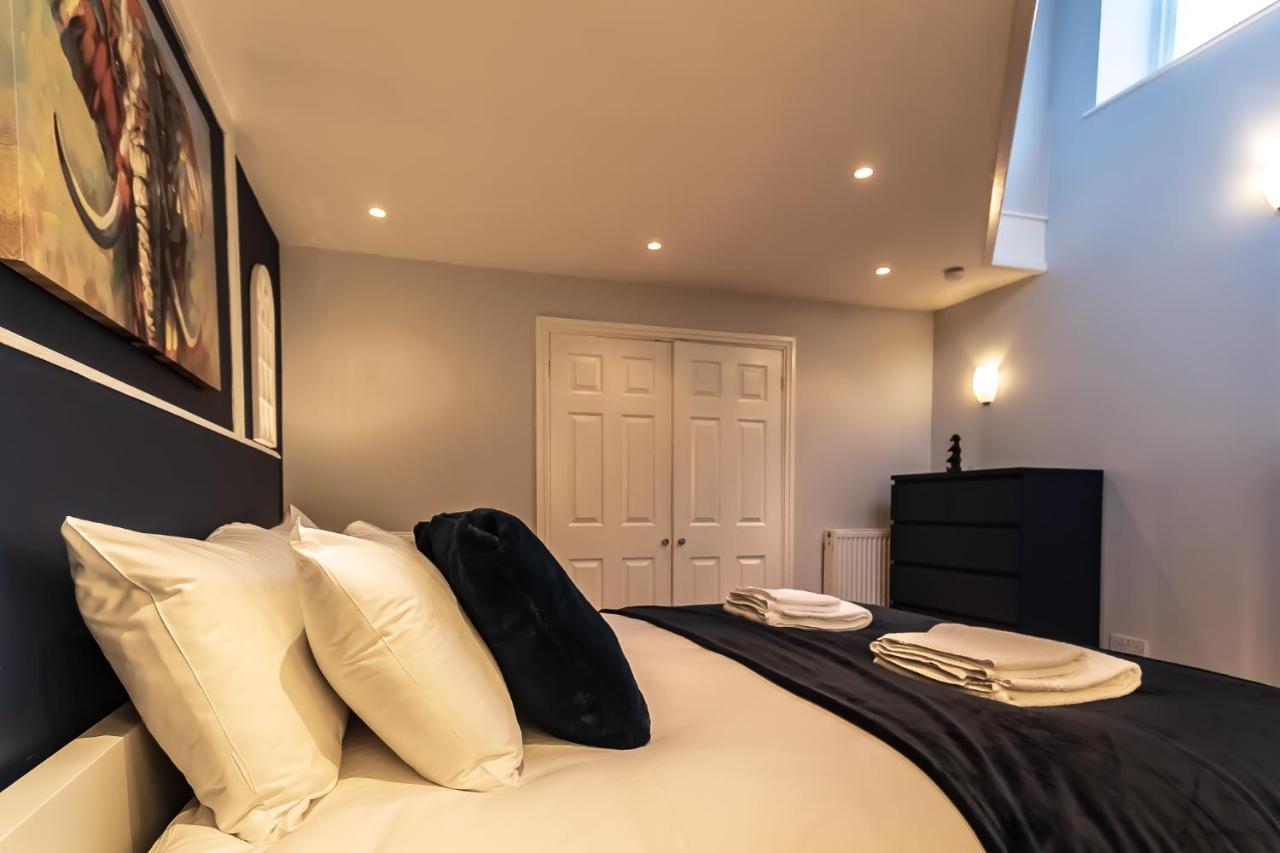 Lord Street - 2 Beautiful Apartments - Sleep Up To 14 Guests - By Rework Accommodation Chester Eksteriør billede