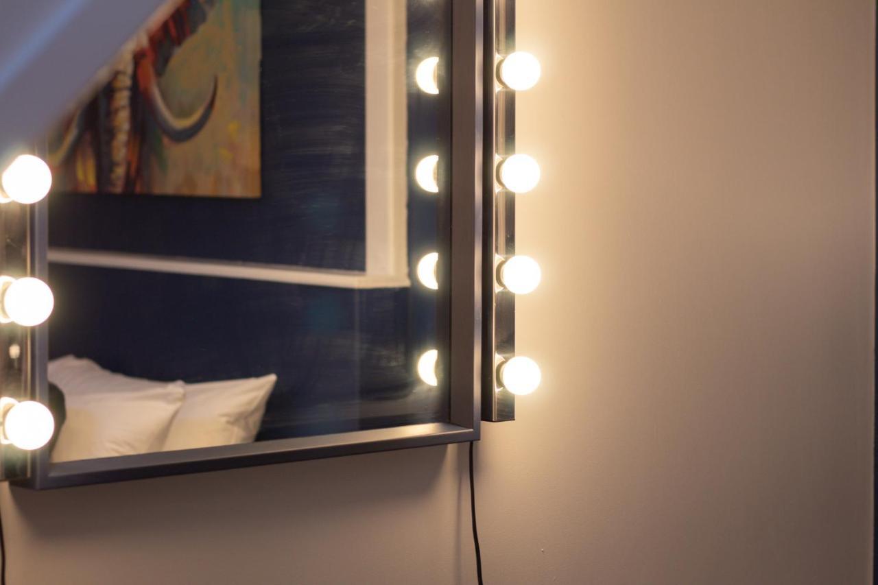 Lord Street - 2 Beautiful Apartments - Sleep Up To 14 Guests - By Rework Accommodation Chester Eksteriør billede