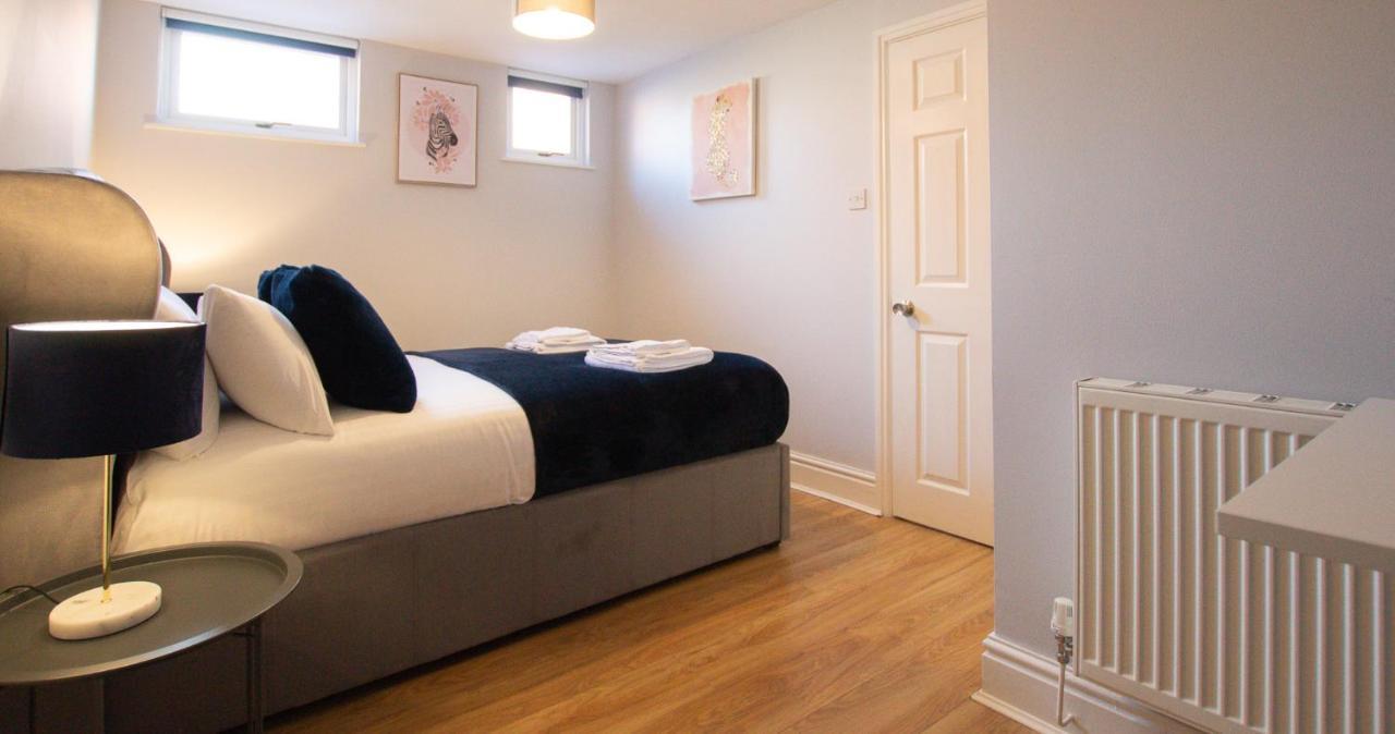 Lord Street - 2 Beautiful Apartments - Sleep Up To 14 Guests - By Rework Accommodation Chester Eksteriør billede