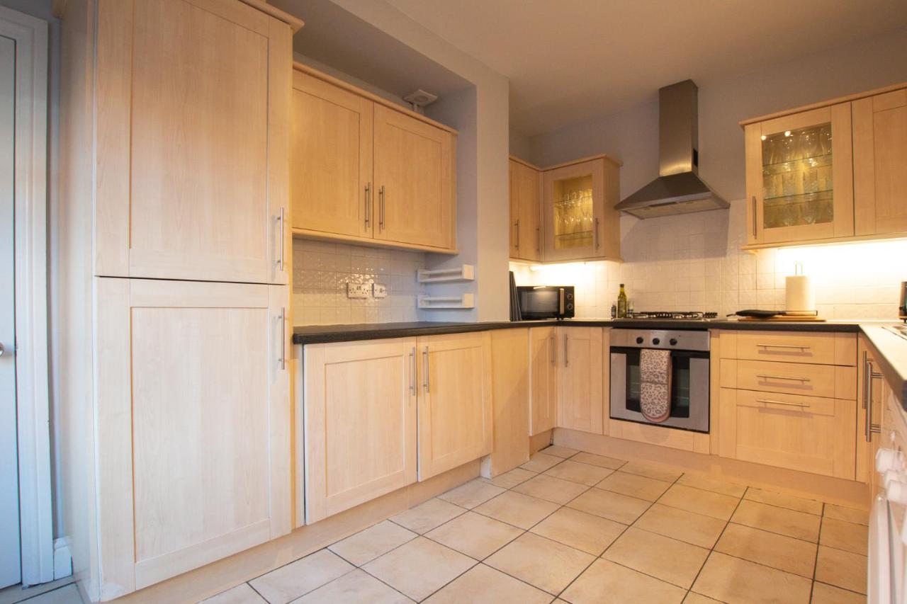 Lord Street - 2 Beautiful Apartments - Sleep Up To 14 Guests - By Rework Accommodation Chester Eksteriør billede