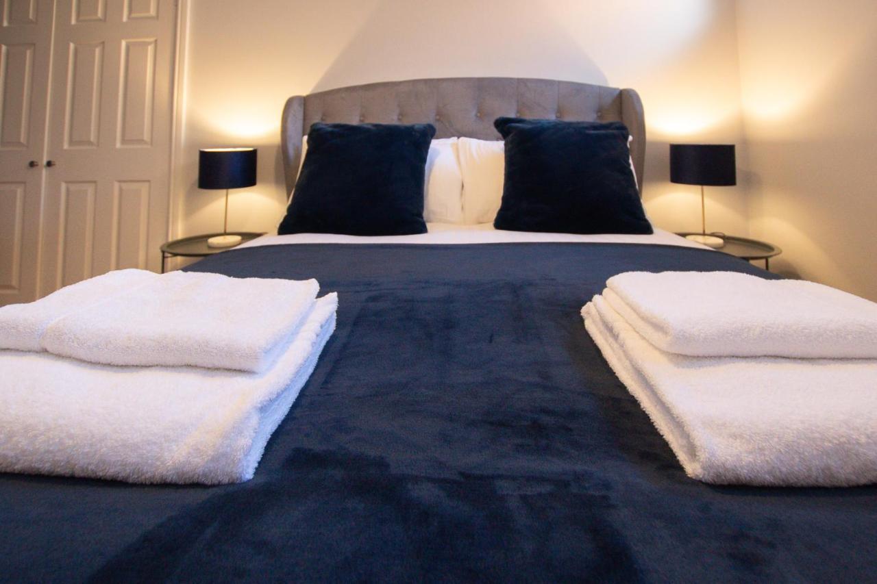 Lord Street - 2 Beautiful Apartments - Sleep Up To 14 Guests - By Rework Accommodation Chester Eksteriør billede