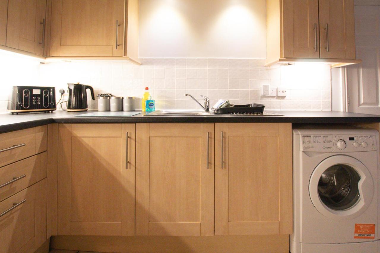 Lord Street - 2 Beautiful Apartments - Sleep Up To 14 Guests - By Rework Accommodation Chester Eksteriør billede