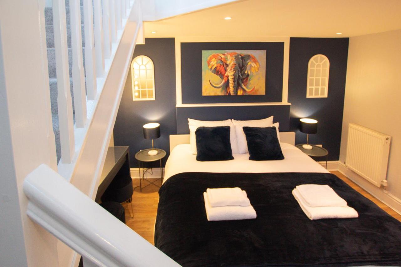 Lord Street - 2 Beautiful Apartments - Sleep Up To 14 Guests - By Rework Accommodation Chester Eksteriør billede