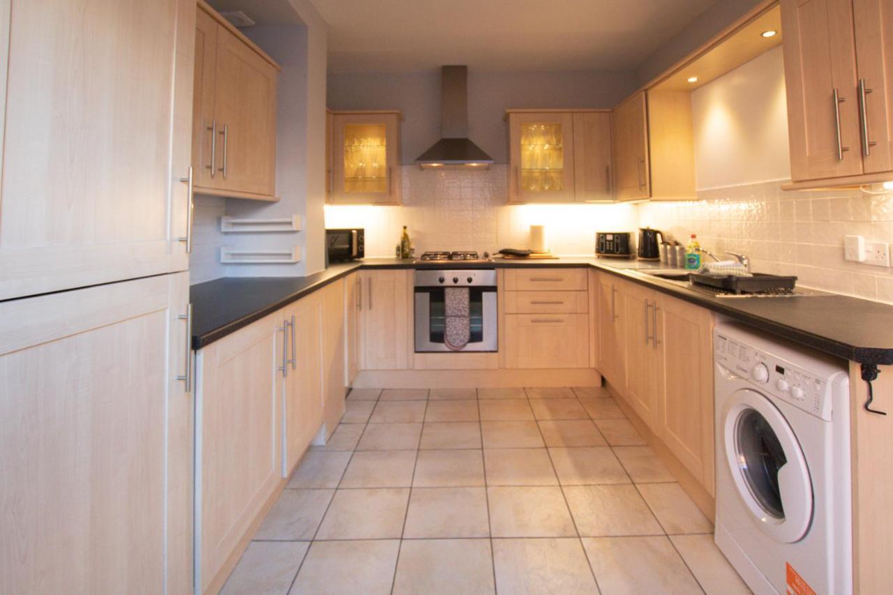 Lord Street - 2 Beautiful Apartments - Sleep Up To 14 Guests - By Rework Accommodation Chester Eksteriør billede