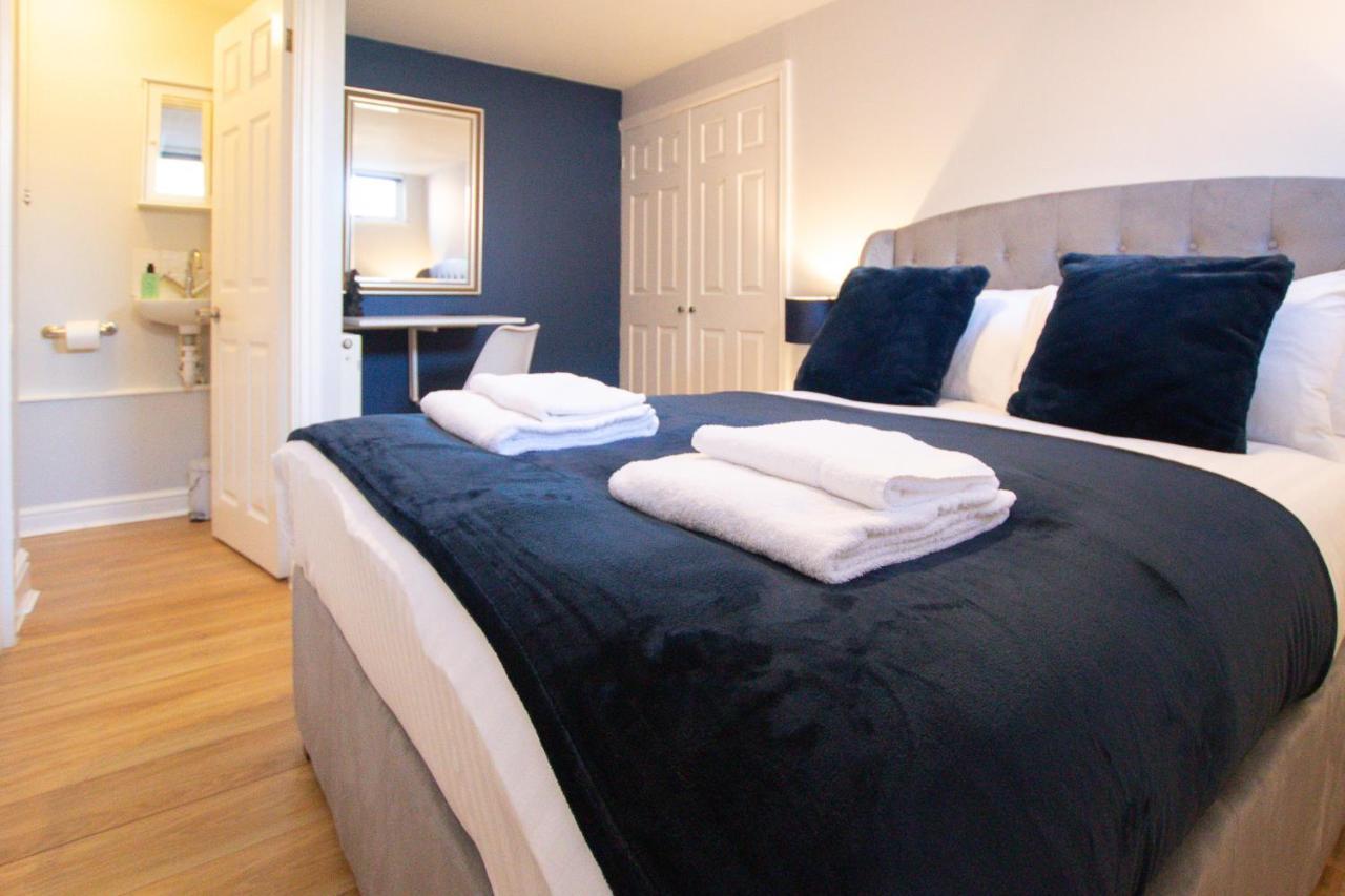 Lord Street - 2 Beautiful Apartments - Sleep Up To 14 Guests - By Rework Accommodation Chester Eksteriør billede