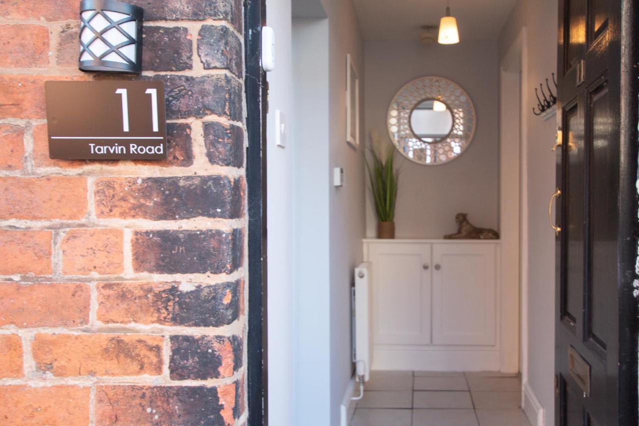 Lord Street - 2 Beautiful Apartments - Sleep Up To 14 Guests - By Rework Accommodation Chester Eksteriør billede