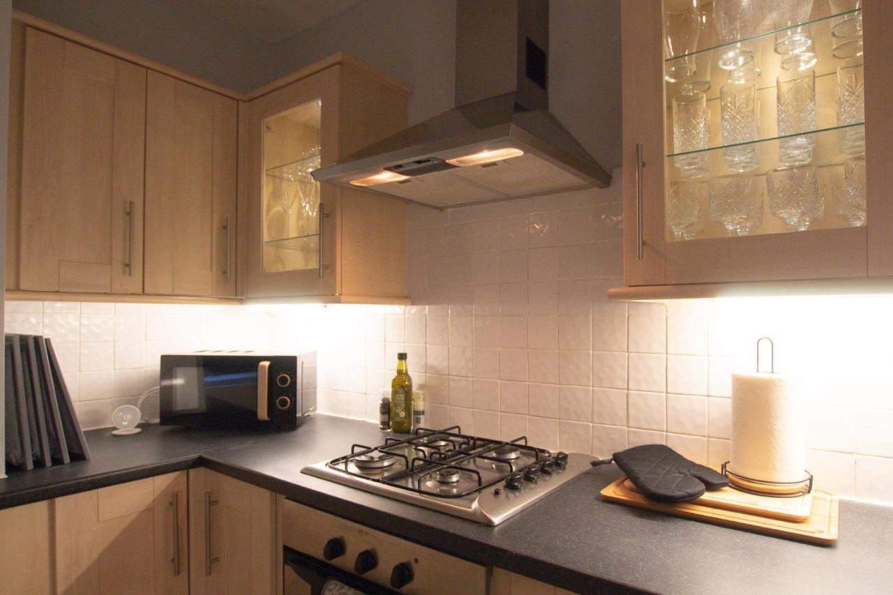 Lord Street - 2 Beautiful Apartments - Sleep Up To 14 Guests - By Rework Accommodation Chester Eksteriør billede