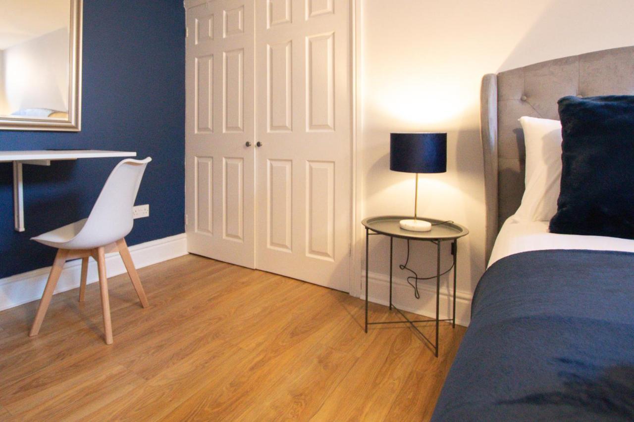 Lord Street - 2 Beautiful Apartments - Sleep Up To 14 Guests - By Rework Accommodation Chester Eksteriør billede